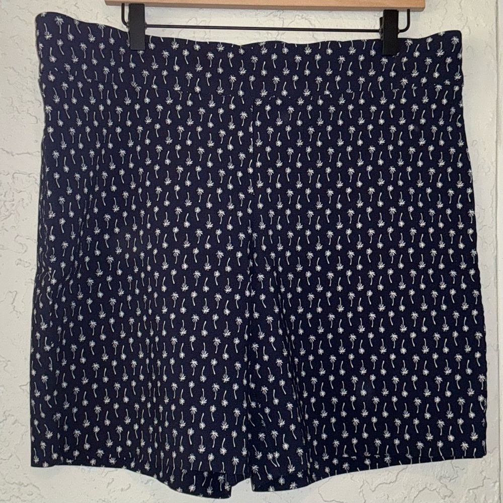 Croft & Barrow Navy Blue Palm Tree Patterned Women's Shorts